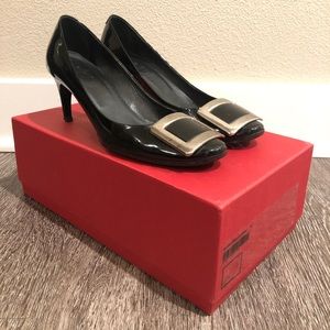 Roger Vivier trompette pumps